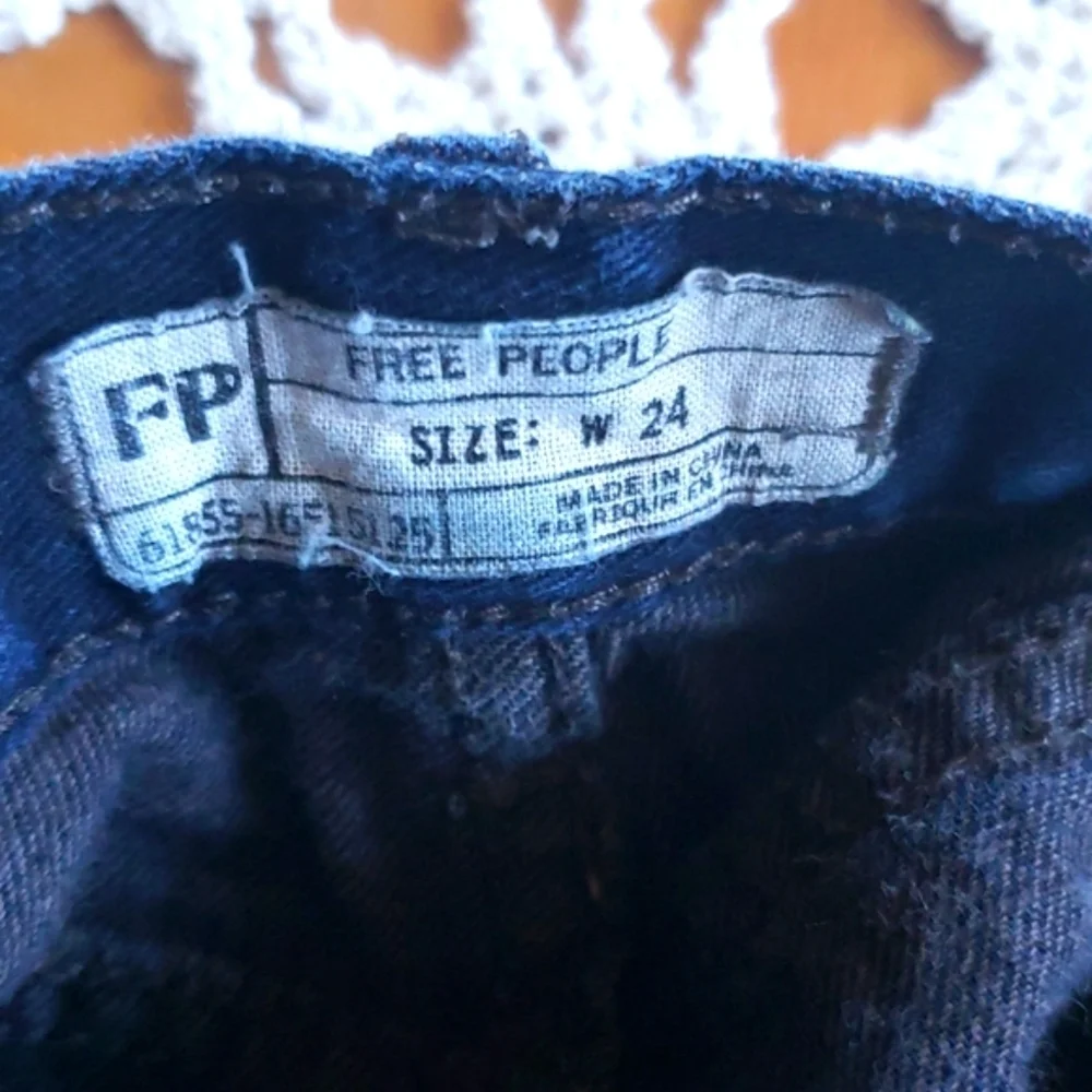 Free people navy blue women's denim shorts with lace size 24